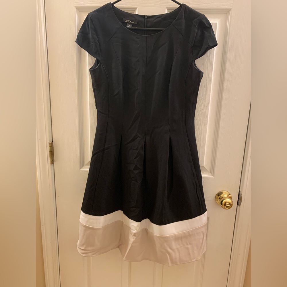 Black Dress w “Colorblock” Hem (Size 6)